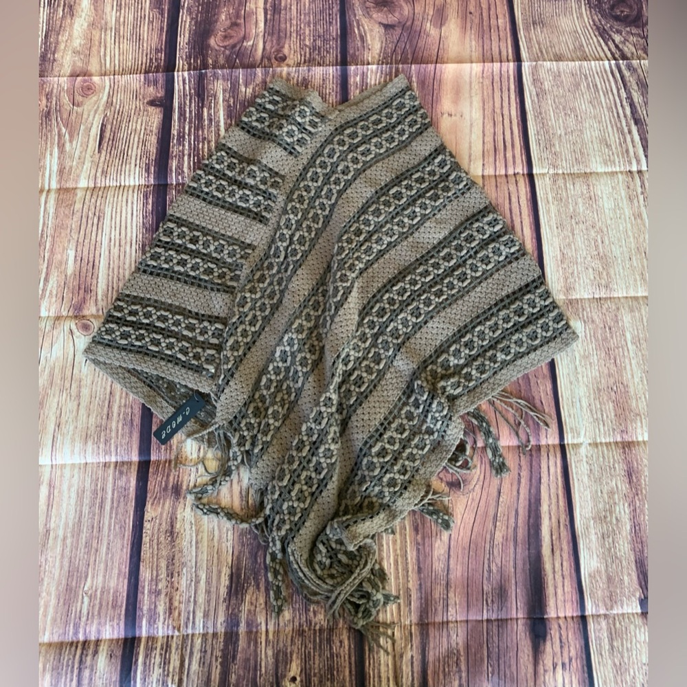 NWT C-Mode Women's Pullover Knitted Brown Fringe Poncho Size: OS